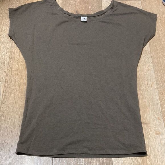 Peruvian connection wide neck slightly oversized brown T-shirt size small - Picture 3 of 6